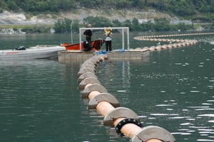 Montering av sjøledning i Årdalsvannet