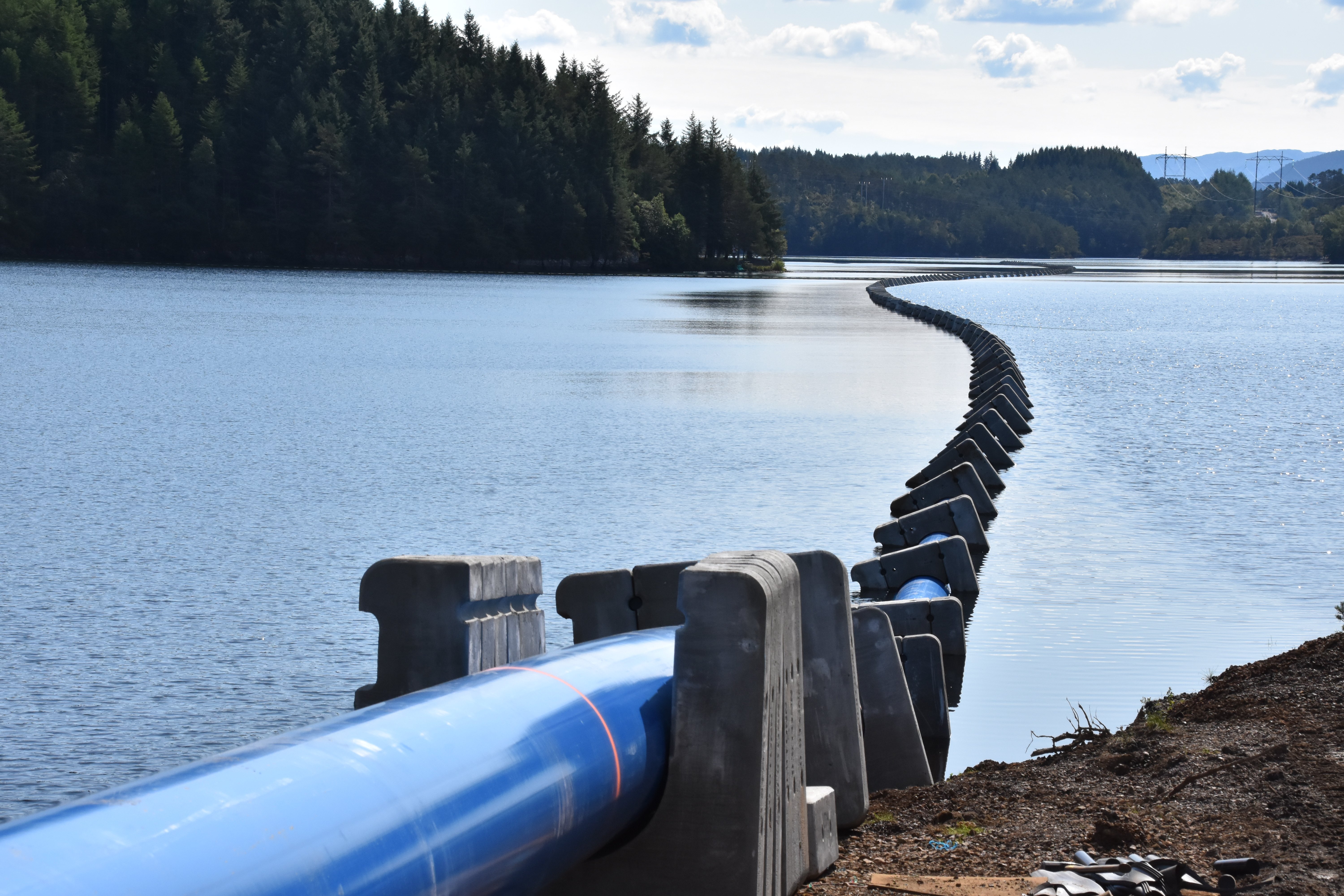 Flere kommuner på Haugalandet har valgt PE ved etablering av nye hovedvannledninger både til lands og til vanns.