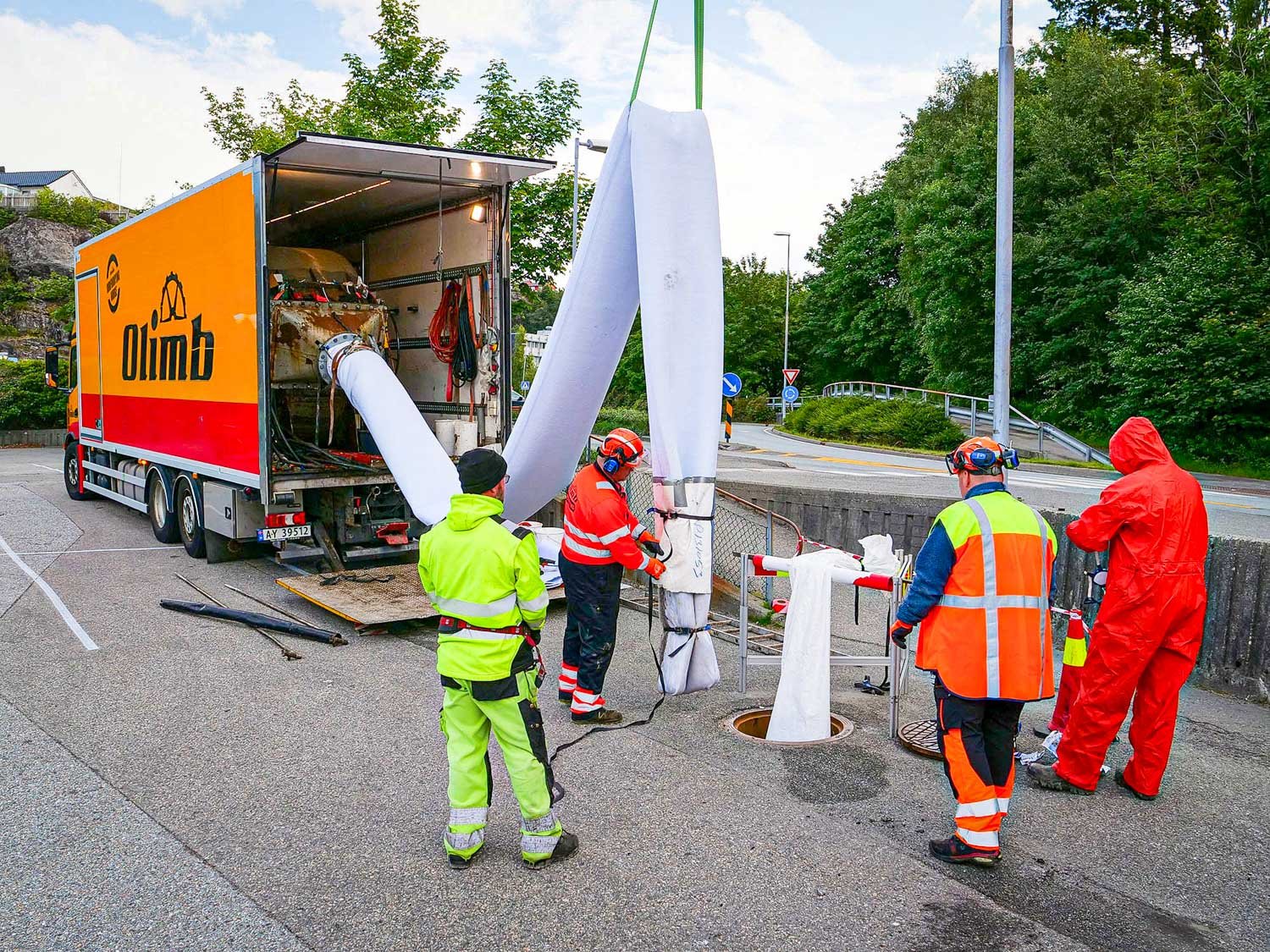 Olimb Rørfornying installerer avløpsstrømpe i Askøy kommune