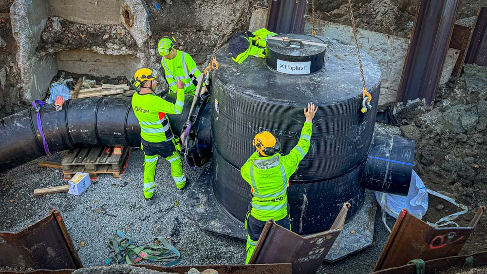 Tørr kum under kote null – slik sikres hovedvannledning med PE-kummer