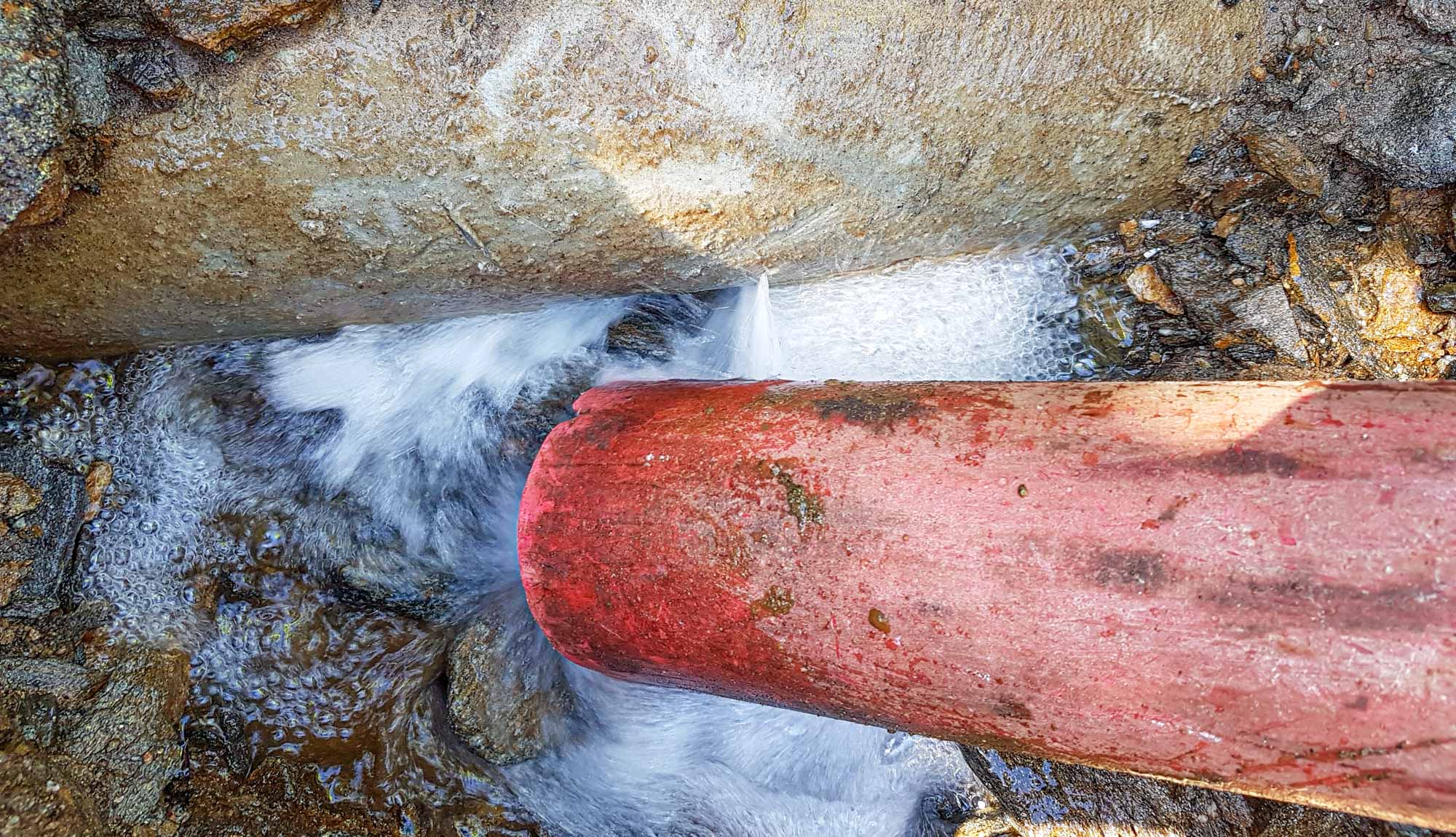 3 av 10 liter drikkevann forsvinner i lekkasjer - hva gjør vi?